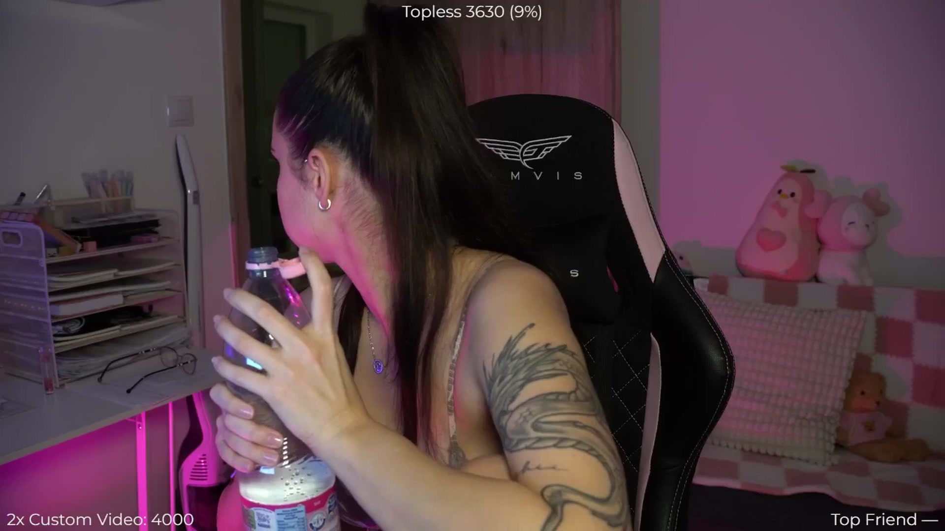 Gallery image thumbnail from NotYourNaomi's myfreecams stream on, 11/20/2025, 20:51 image 9 of 20