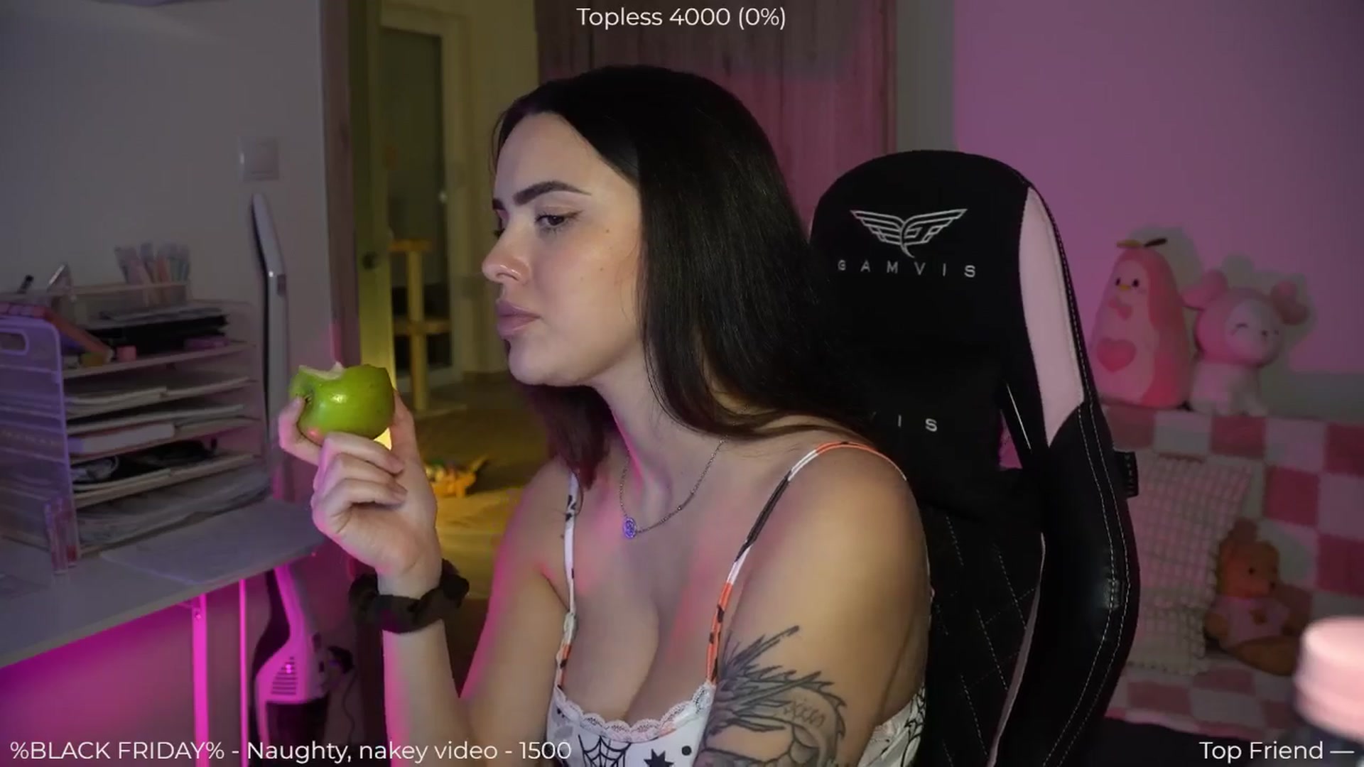 Gallery image thumbnail from NotYourNaomi's myfreecams stream on, 11/23/2025, 21:49 image 6 of 20
