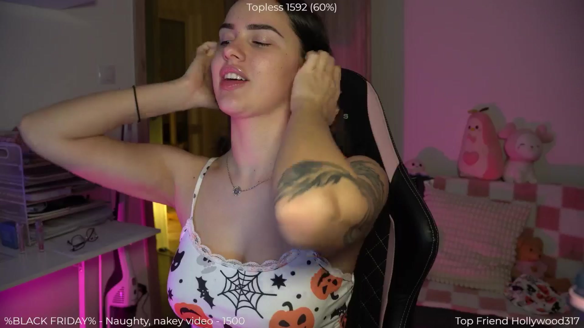 Gallery image thumbnail from NotYourNaomi's myfreecams stream on, 11/26/2025, 22:25 image 5 of 20