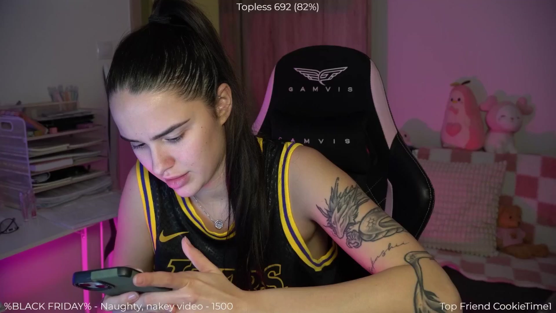 Gallery image thumbnail from NotYourNaomi's myfreecams stream on, 11/29/2025, 18:10 image 17 of 20