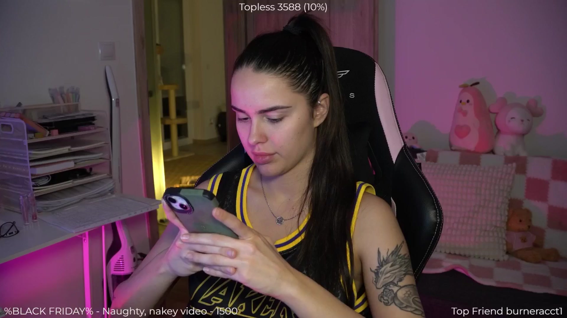 Gallery image thumbnail from NotYourNaomi's myfreecams stream on, 11/29/2025, 18:10 image 11 of 20