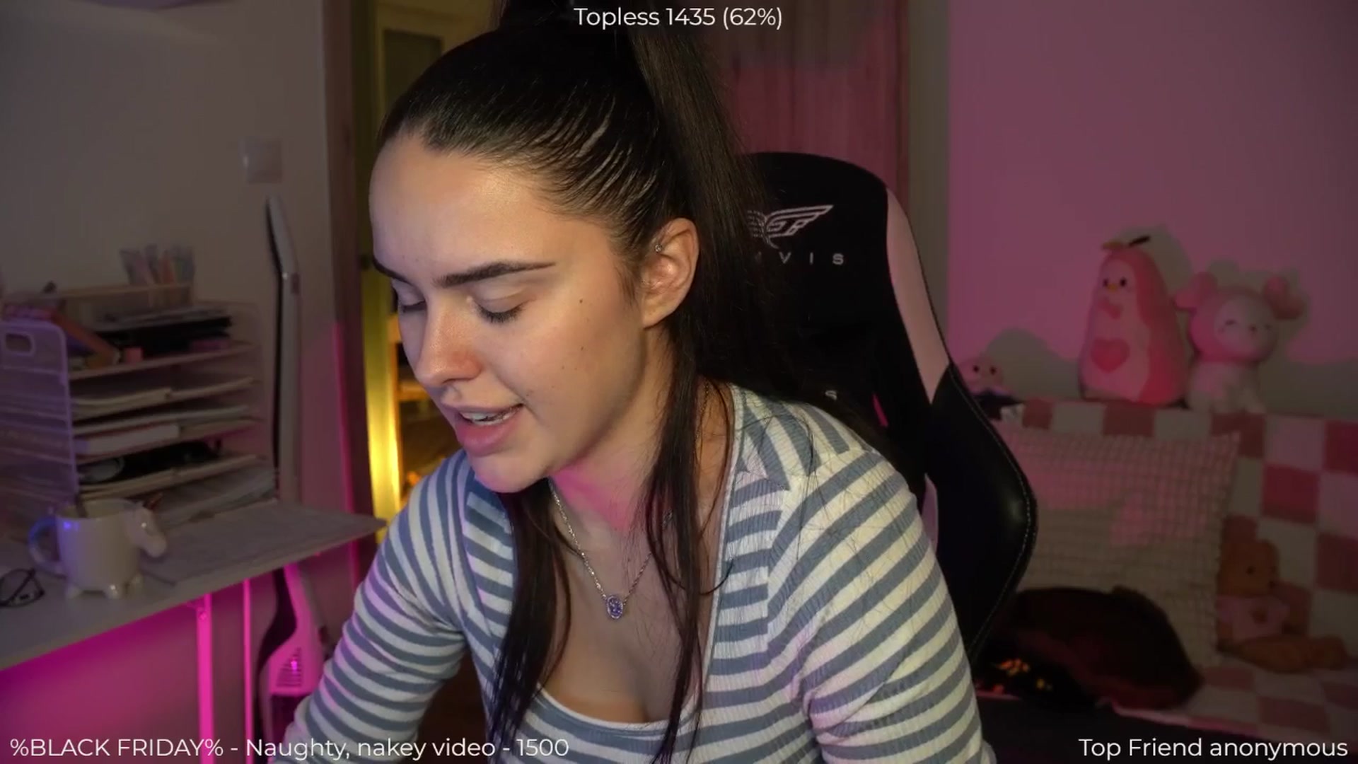 Gallery image thumbnail from NotYourNaomi's myfreecams stream on, 11/30/2025, 22:27 image 16 of 20
