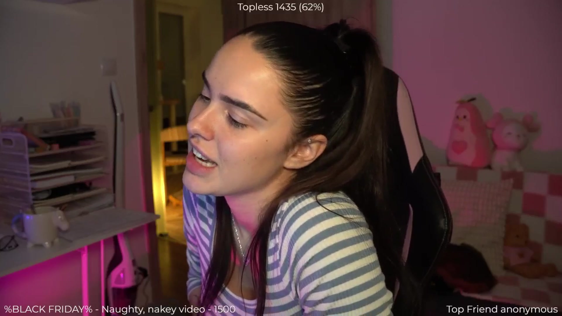 Gallery image thumbnail from NotYourNaomi's myfreecams stream on, 11/30/2025, 22:27 image 17 of 20