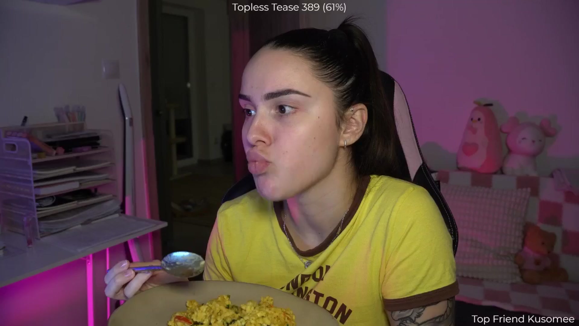 Gallery image thumbnail from NotYourNaomi's myfreecams stream on, 12/13/2025, 21:38 image 11 of 20