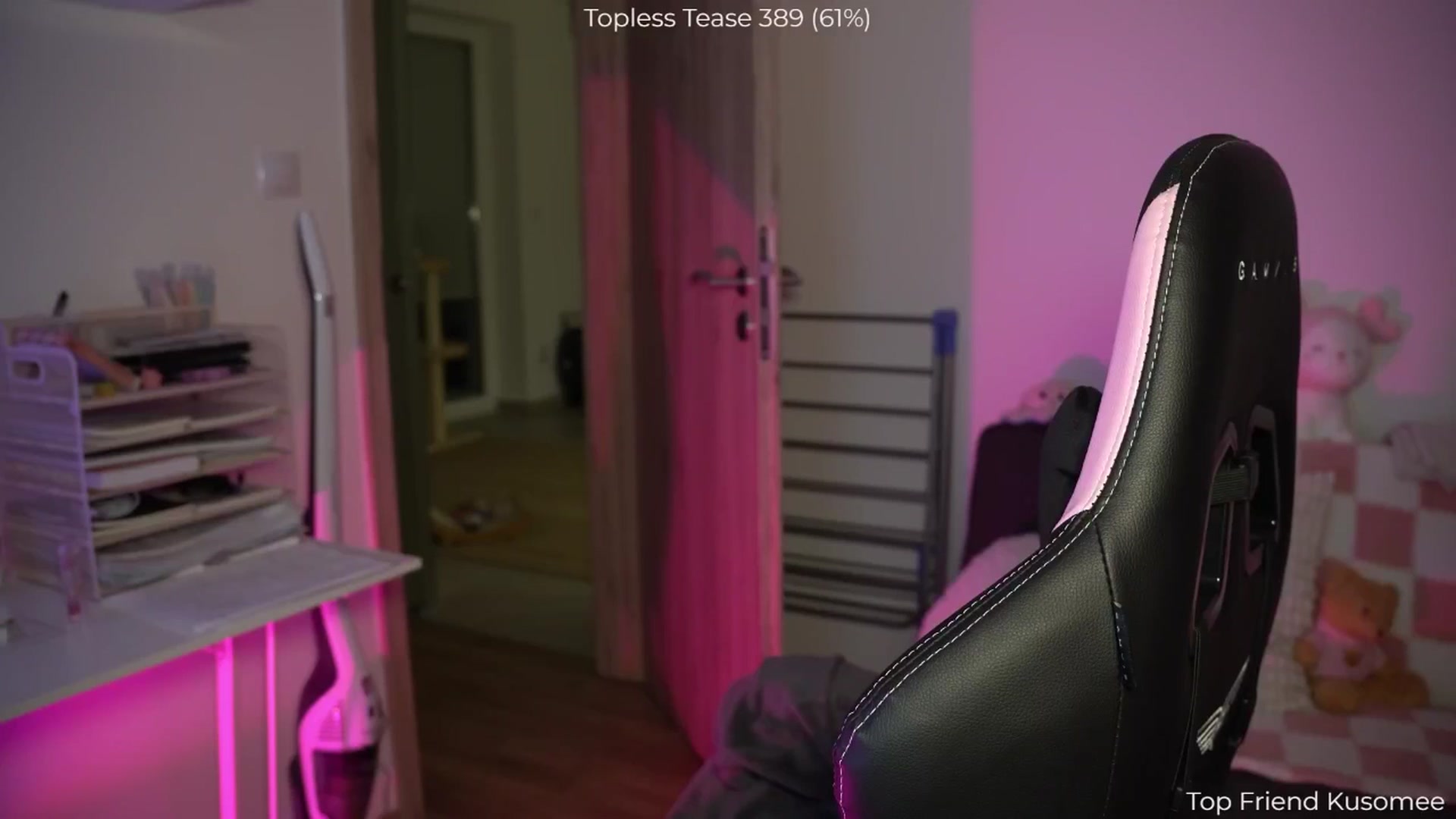 Gallery image thumbnail from NotYourNaomi's myfreecams stream on, 12/13/2025, 21:38 image 9 of 20