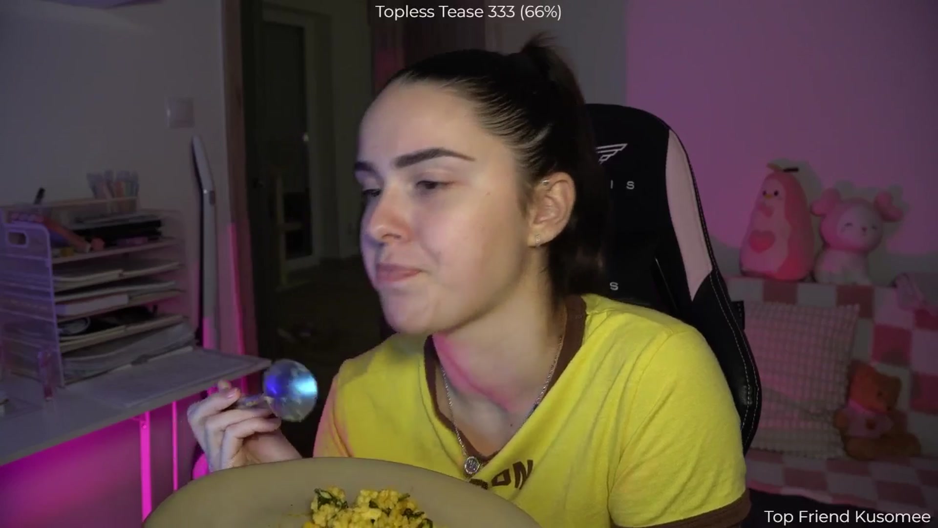 Gallery image thumbnail from NotYourNaomi's myfreecams stream on, 12/13/2025, 21:38 image 15 of 20