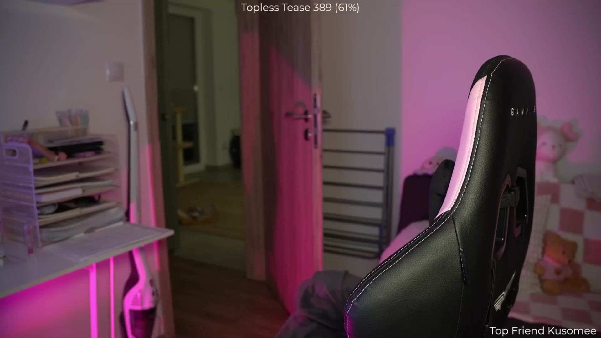 Gallery image thumbnail from NotYourNaomi's myfreecams stream on, 12/13/2025, 21:38 image 8 of 20