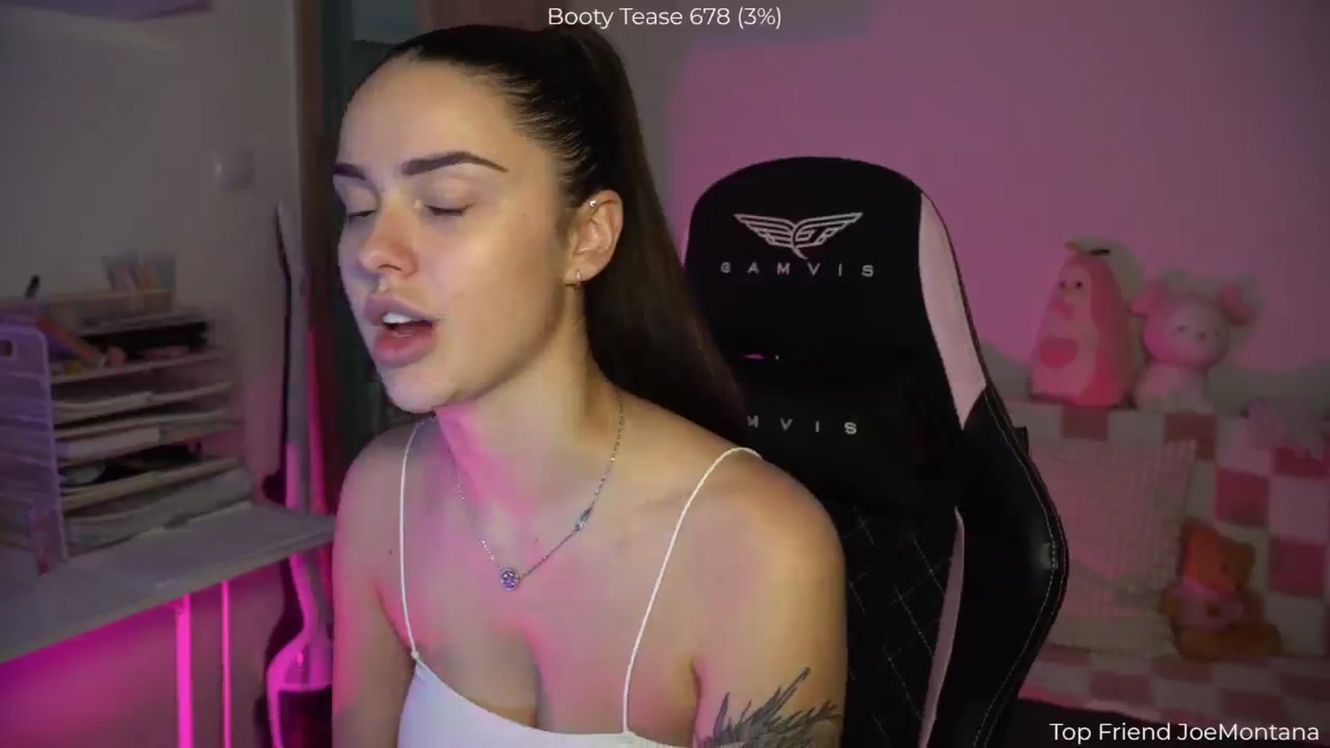 Gallery image thumbnail from NotYourNaomi's myfreecams stream on, 12/14/2025, 21:58 image 2 of 20