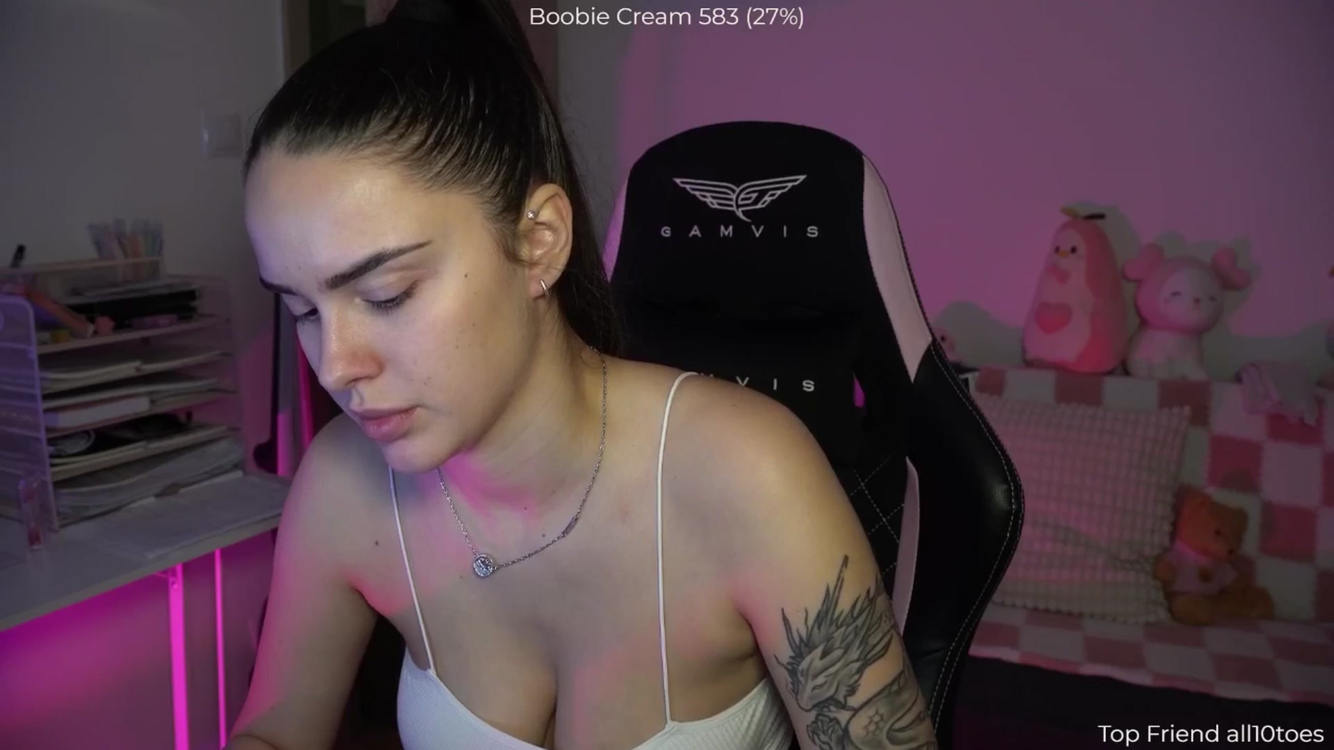 Gallery image thumbnail from NotYourNaomi's myfreecams stream on, 12/14/2025, 21:58 image 15 of 20