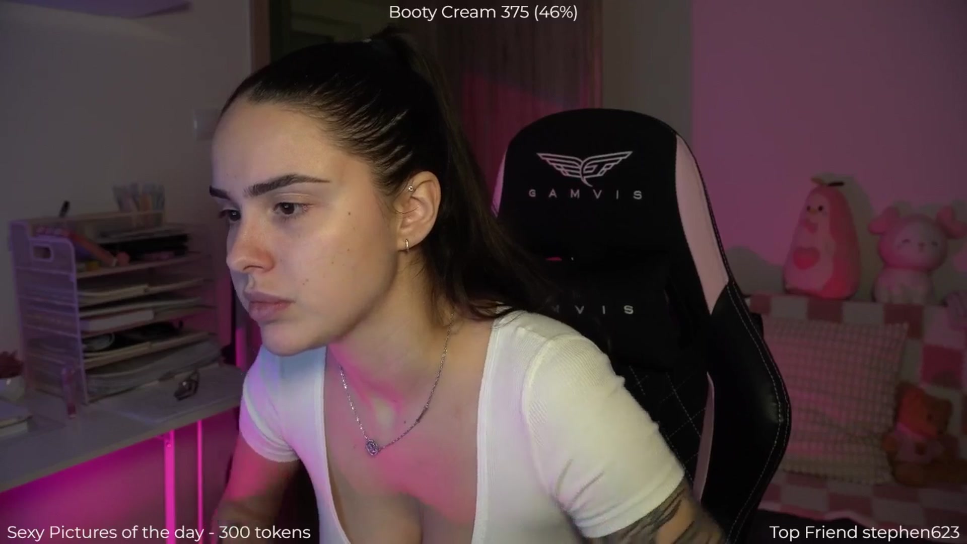 Gallery image thumbnail from NotYourNaomi's myfreecams stream on, 12/16/2025, 22:46 image 13 of 20