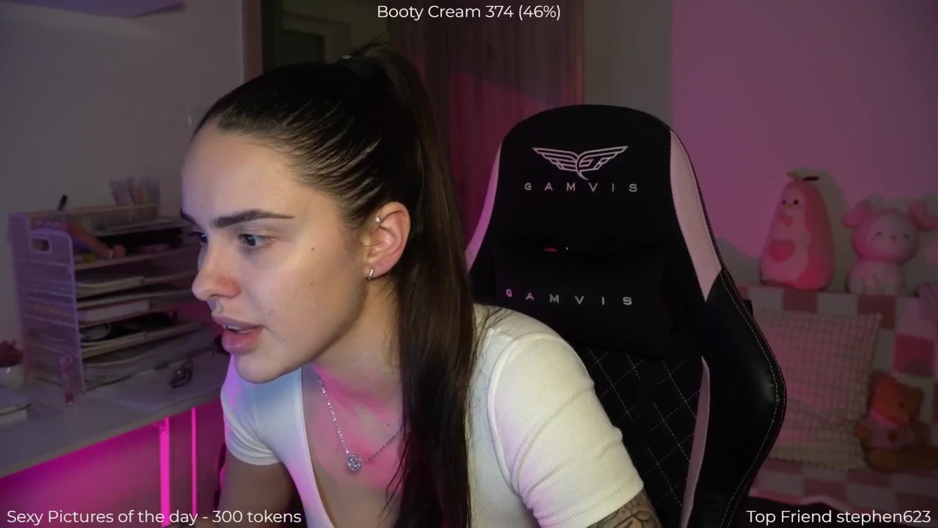 Gallery image thumbnail from NotYourNaomi's myfreecams stream on, 12/16/2025, 22:46 image 15 of 20