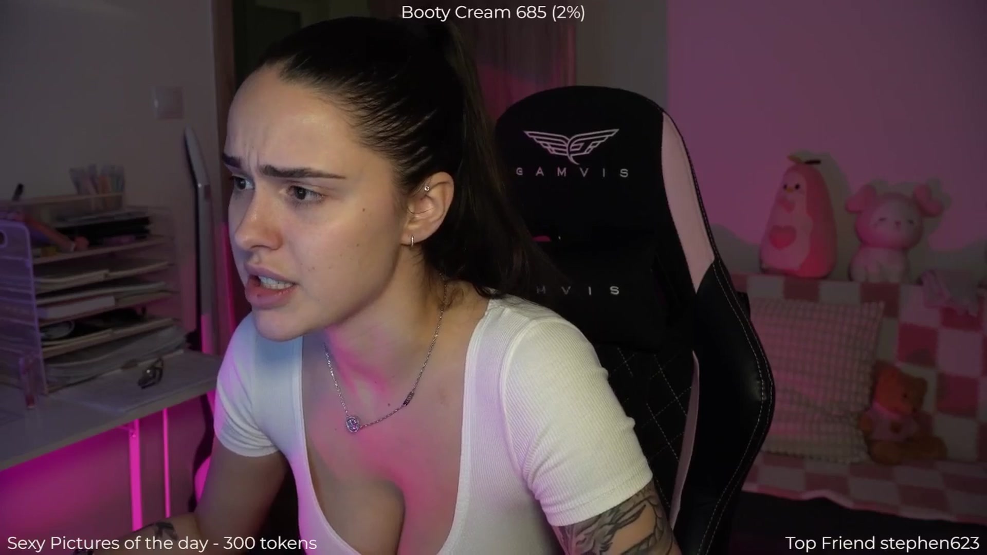 Gallery image thumbnail from NotYourNaomi's myfreecams stream on, 12/16/2025, 22:46 image 7 of 20