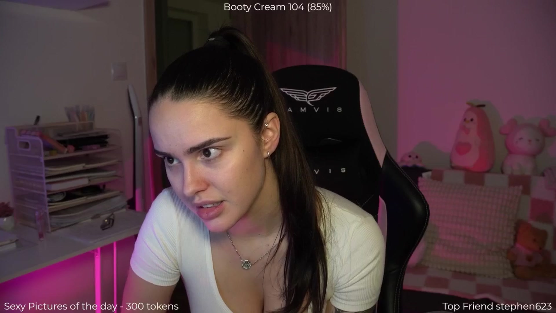 Gallery image thumbnail from NotYourNaomi's myfreecams stream on, 12/16/2025, 22:46 image 18 of 20