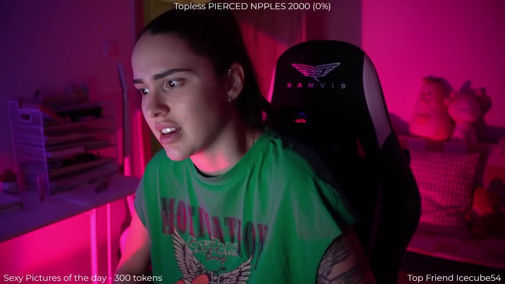 Gallery image thumbnail from NotYourNaomi's myfreecams stream on, 12/18/2025, 21:53 image 11 of 20