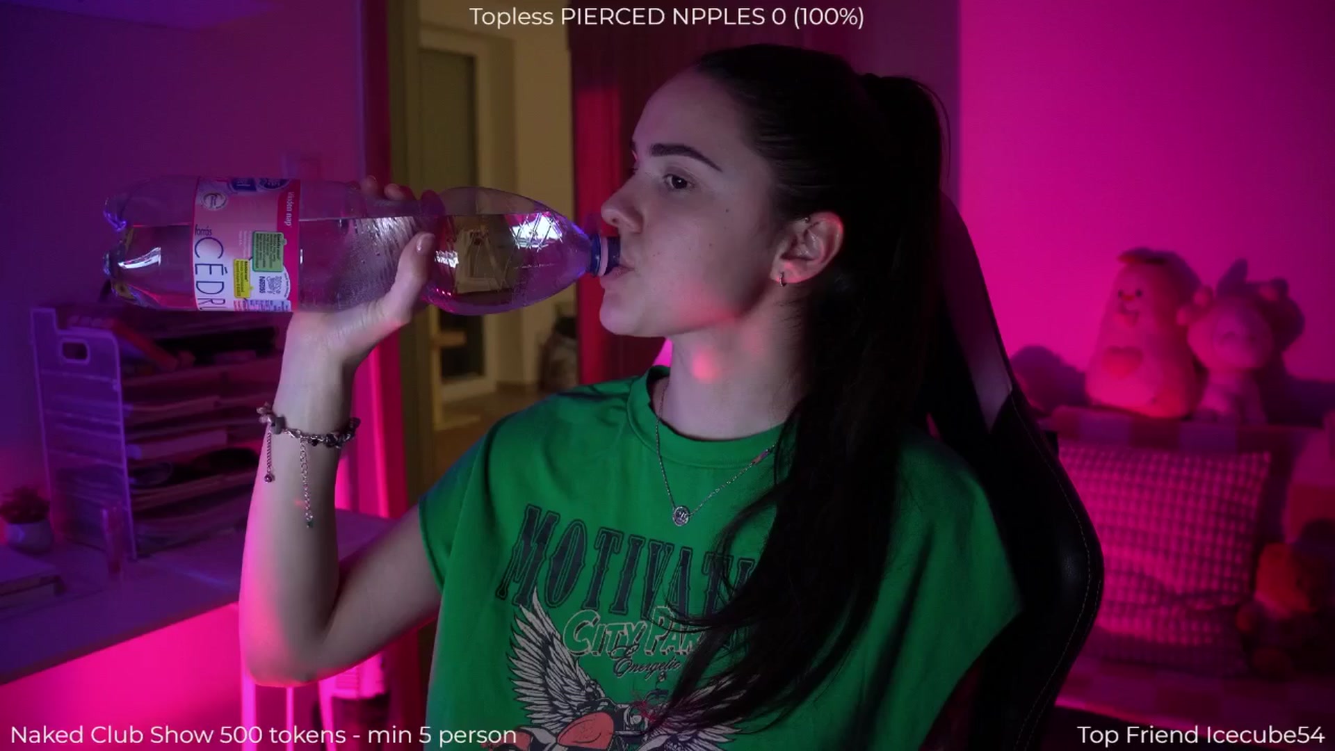 Gallery image thumbnail from NotYourNaomi's myfreecams stream on, 12/18/2025, 21:53 image 16 of 20