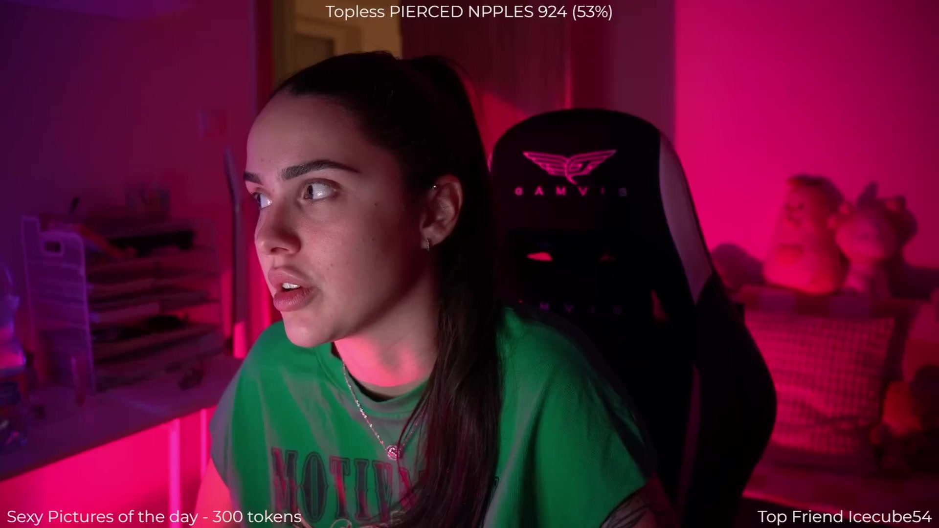 Gallery image thumbnail from NotYourNaomi's myfreecams stream on, 12/18/2025, 21:53 image 14 of 20