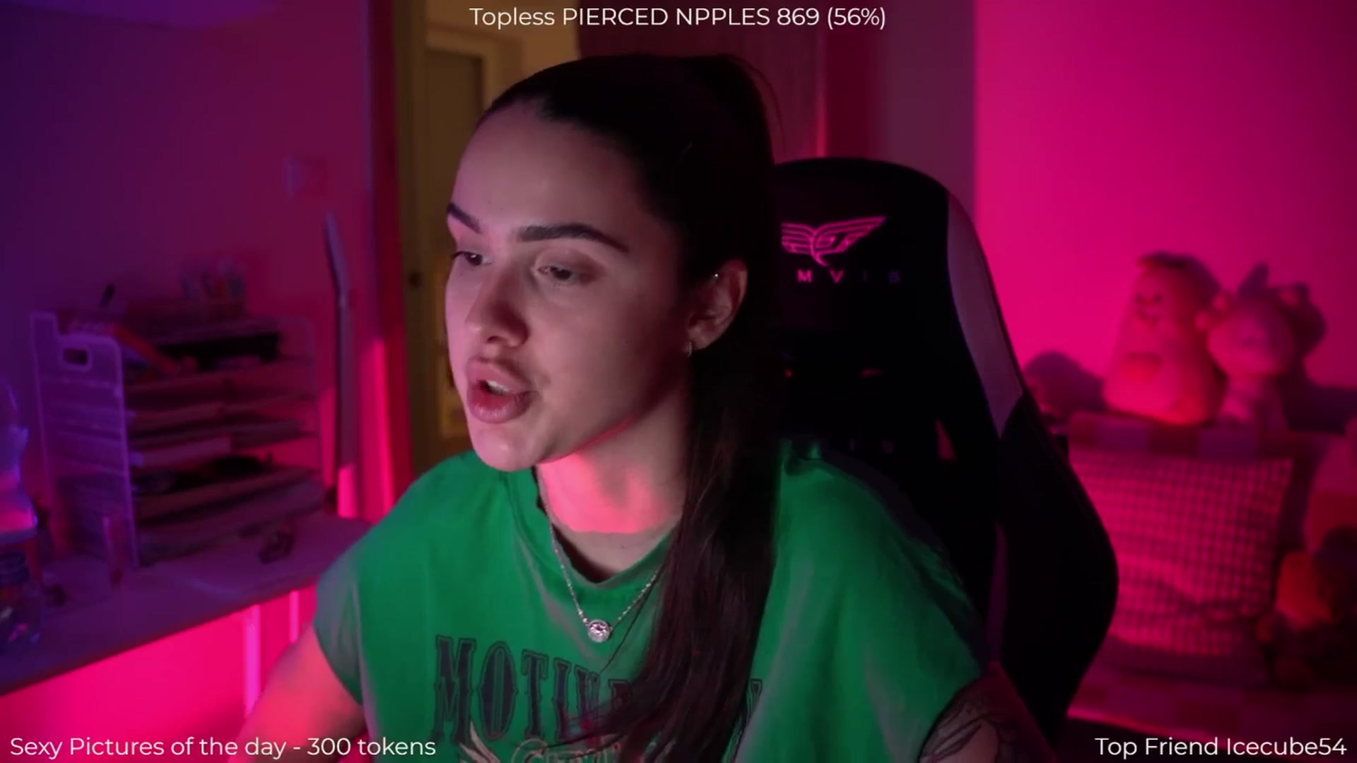 Gallery image thumbnail from NotYourNaomi's myfreecams stream on, 12/18/2025, 21:53 image 15 of 20