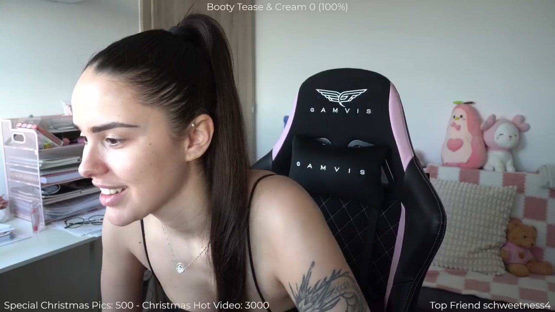 Gallery image thumbnail from NotYourNaomi's myfreecams stream on, 12/26/2025, 14:32 image 15 of 20