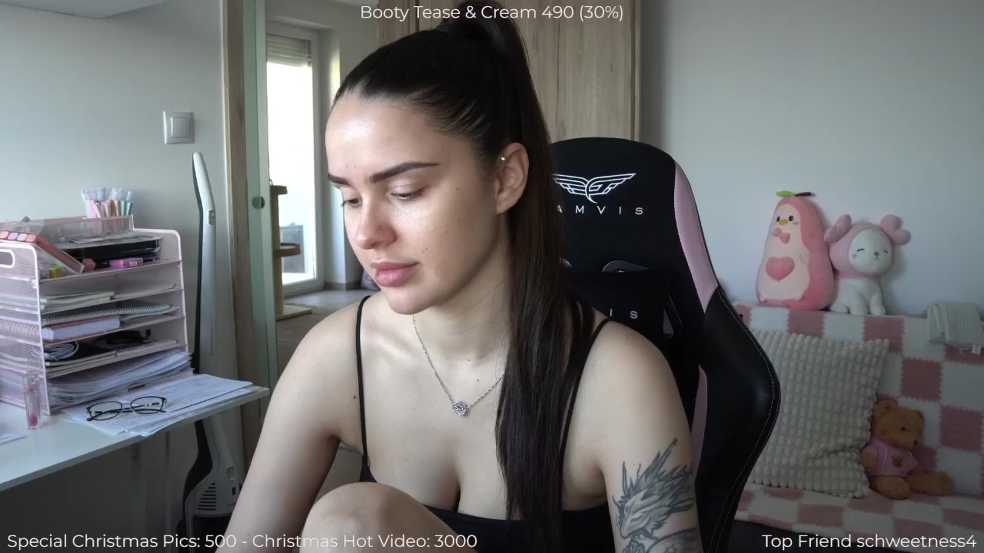 Gallery image thumbnail from NotYourNaomi's myfreecams stream on, 12/26/2025, 14:32 image 4 of 20