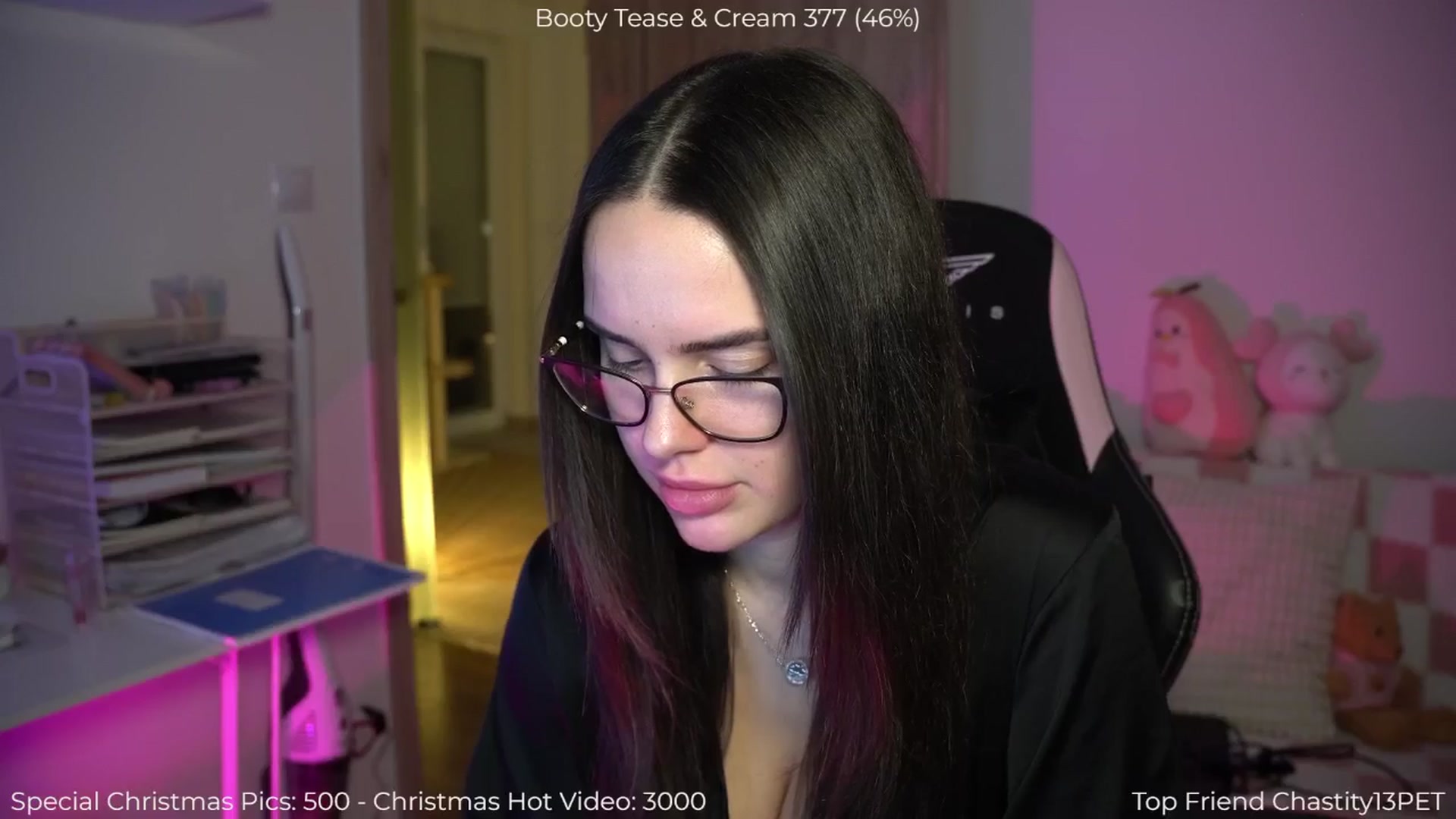 Gallery image thumbnail from NotYourNaomi's myfreecams stream on, 12/28/2025, 21:02 image 9 of 20