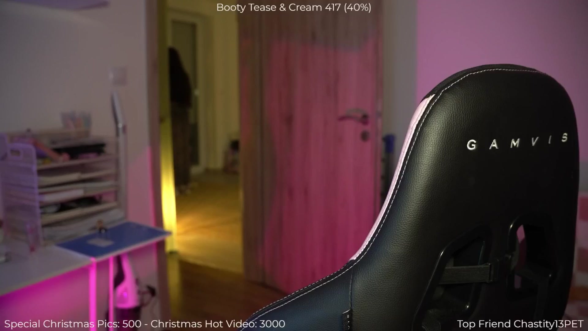 Gallery image thumbnail from NotYourNaomi's myfreecams stream on, 12/28/2025, 21:02 image 6 of 20