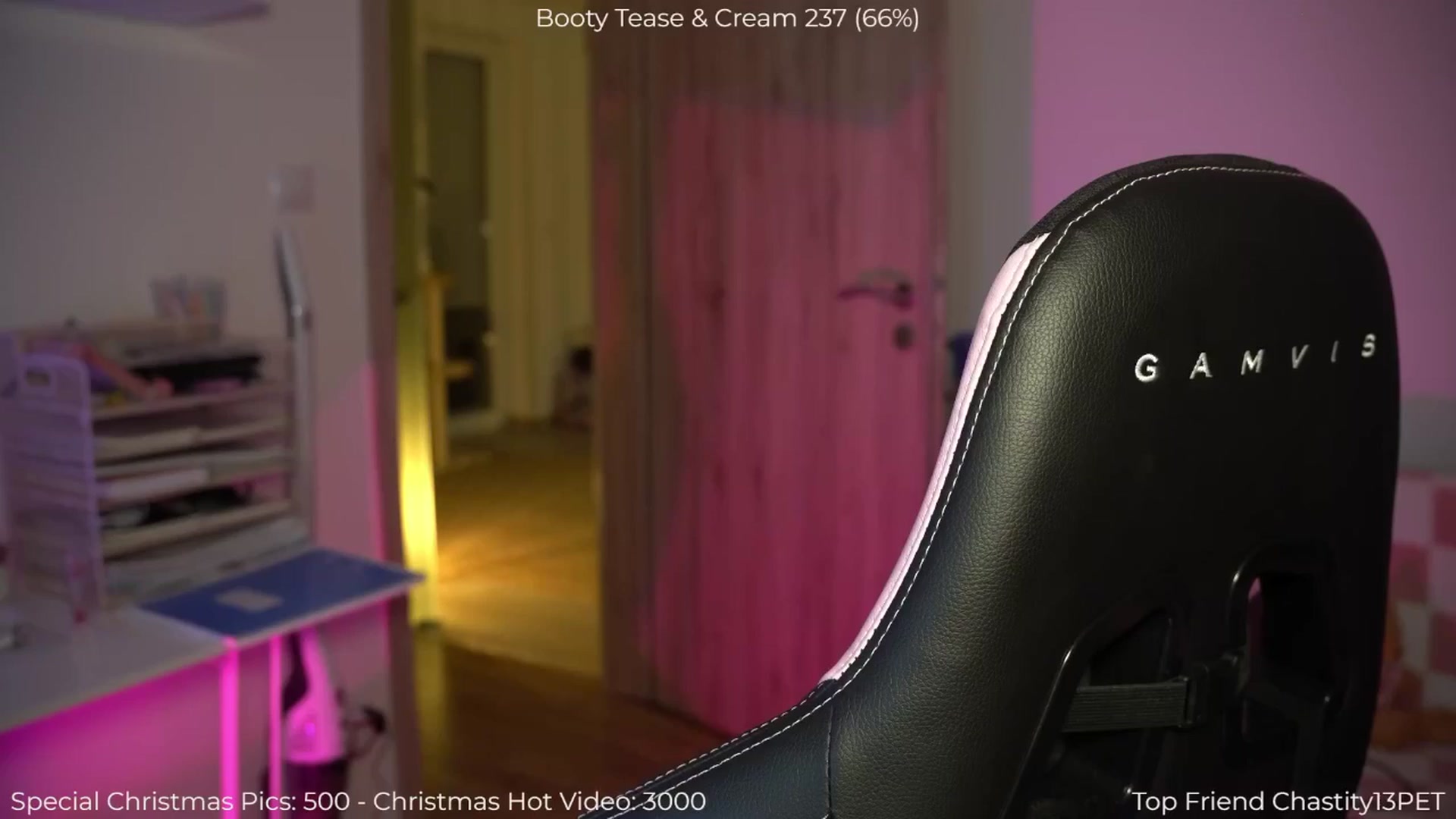 Gallery image thumbnail from NotYourNaomi's myfreecams stream on, 12/28/2025, 21:02 image 14 of 20