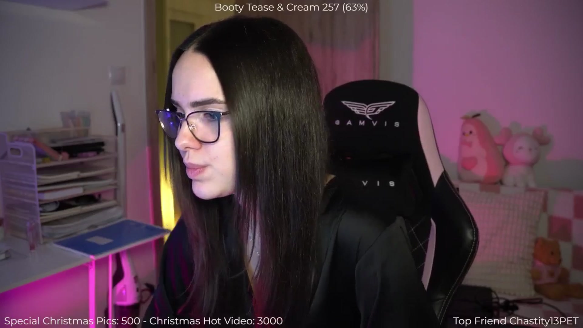 Gallery image thumbnail from NotYourNaomi's myfreecams stream on, 12/28/2025, 21:02 image 11 of 20