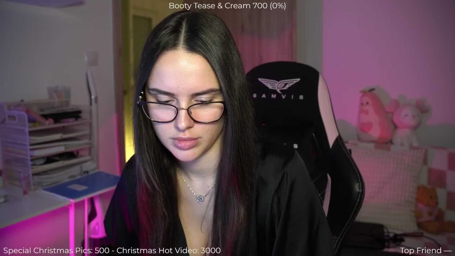 Gallery image thumbnail from NotYourNaomi's myfreecams stream on, 12/28/2025, 21:02 image 2 of 20