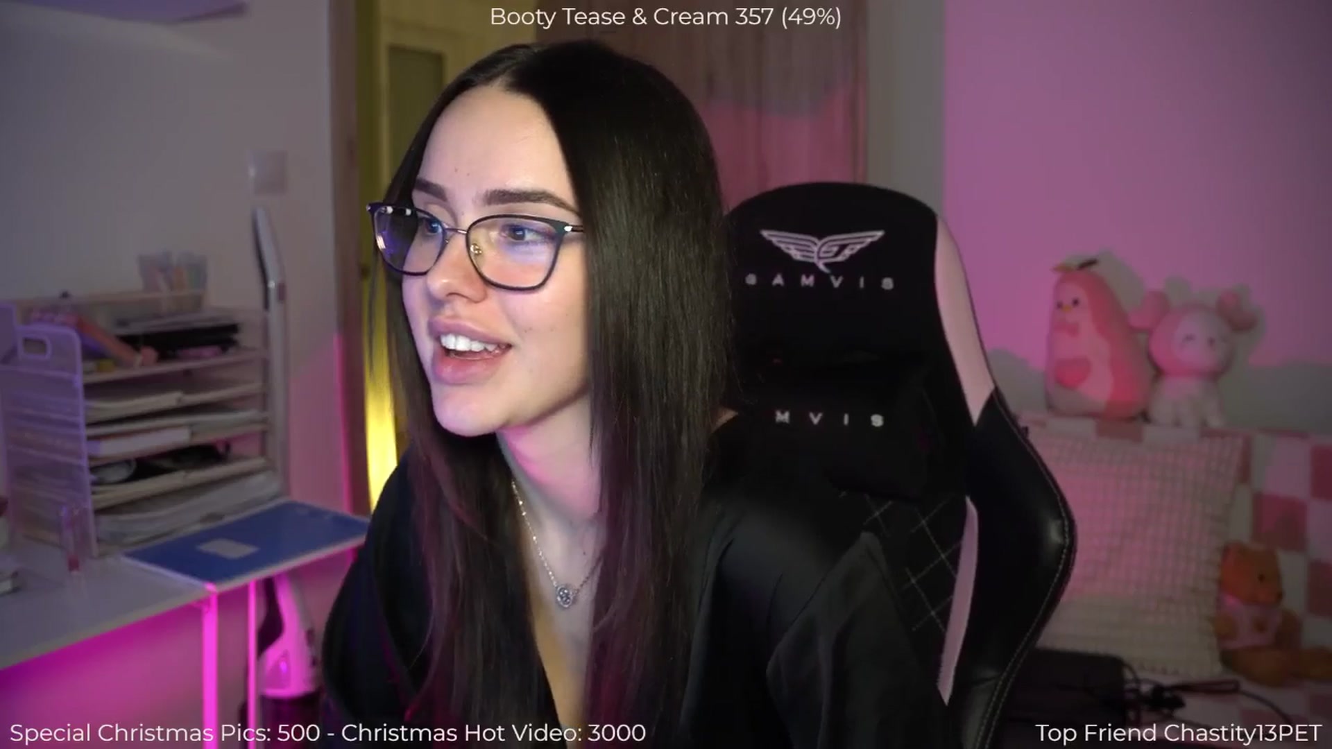 Gallery image thumbnail from NotYourNaomi's myfreecams stream on, 12/28/2025, 21:02 image 10 of 20