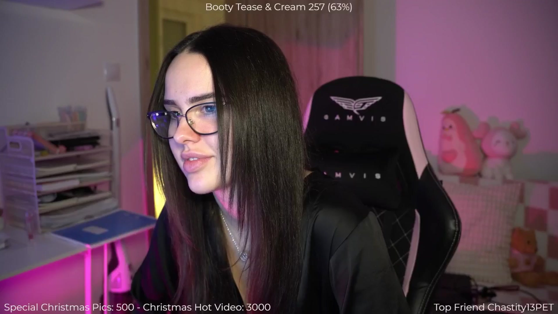 Gallery image thumbnail from NotYourNaomi's myfreecams stream on, 12/28/2025, 21:02 image 12 of 20