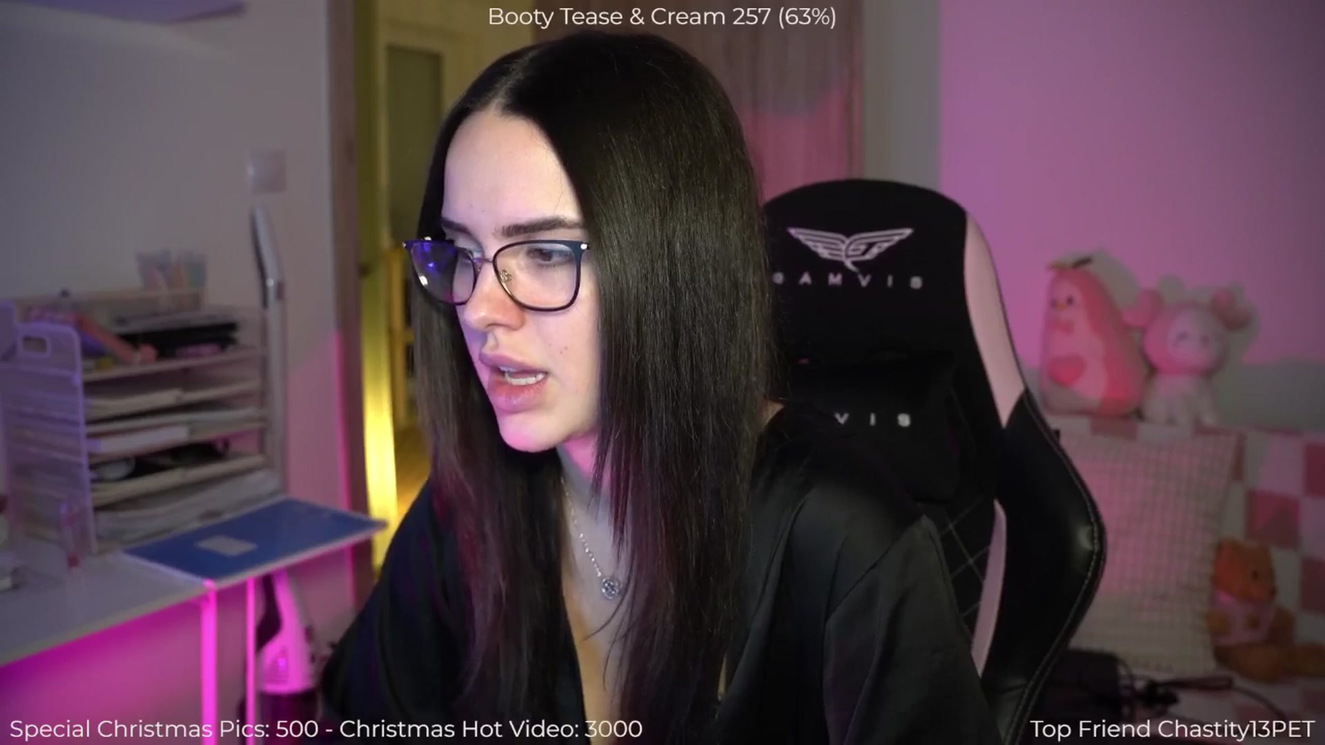 Gallery image thumbnail from NotYourNaomi's myfreecams stream on, 12/28/2025, 21:02 image 13 of 20