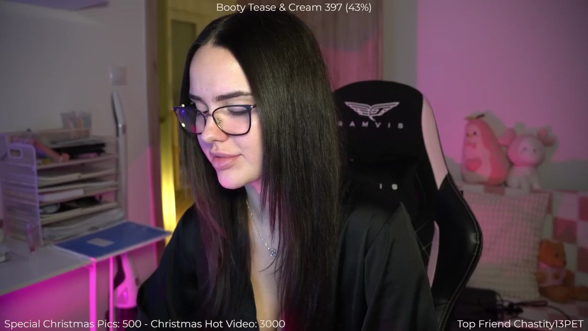 Gallery image thumbnail from NotYourNaomi's myfreecams stream on, 12/28/2025, 21:02 image 7 of 20