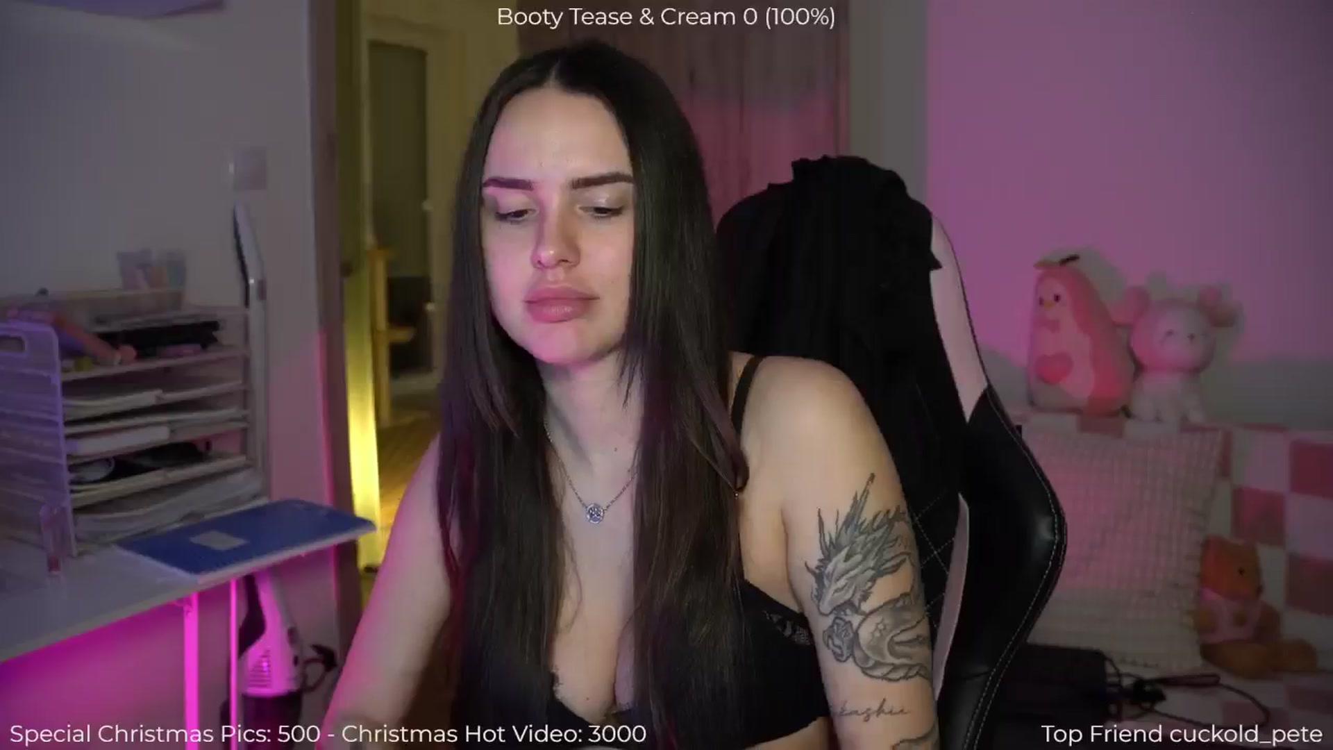 Gallery image thumbnail from NotYourNaomi's myfreecams stream on, 12/28/2025, 22:01 image 4 of 20
