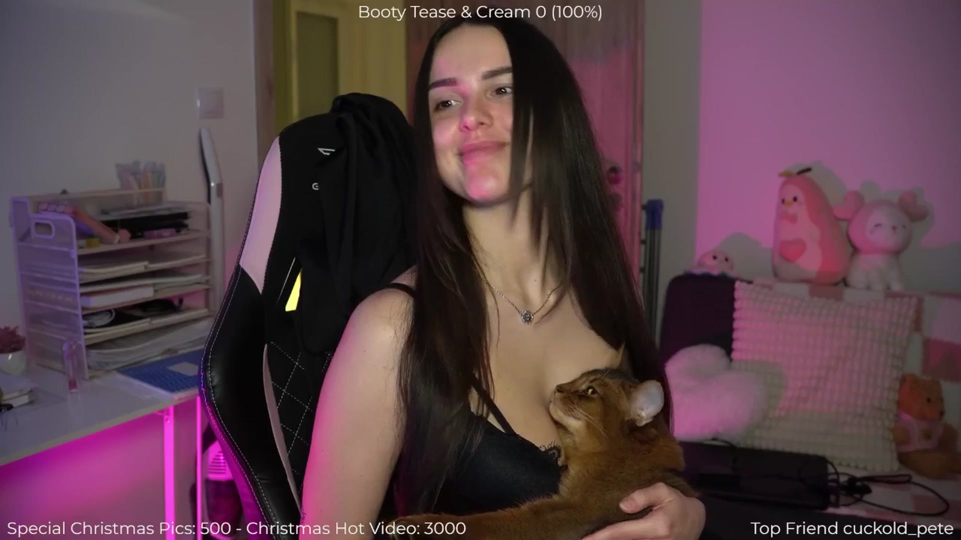 Gallery image thumbnail from NotYourNaomi's myfreecams stream on, 12/28/2025, 22:01 image 18 of 20