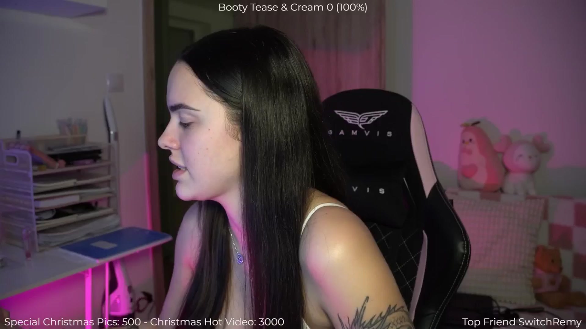 Gallery image thumbnail from NotYourNaomi's myfreecams stream on, 12/30/2025, 22:44 image 5 of 20