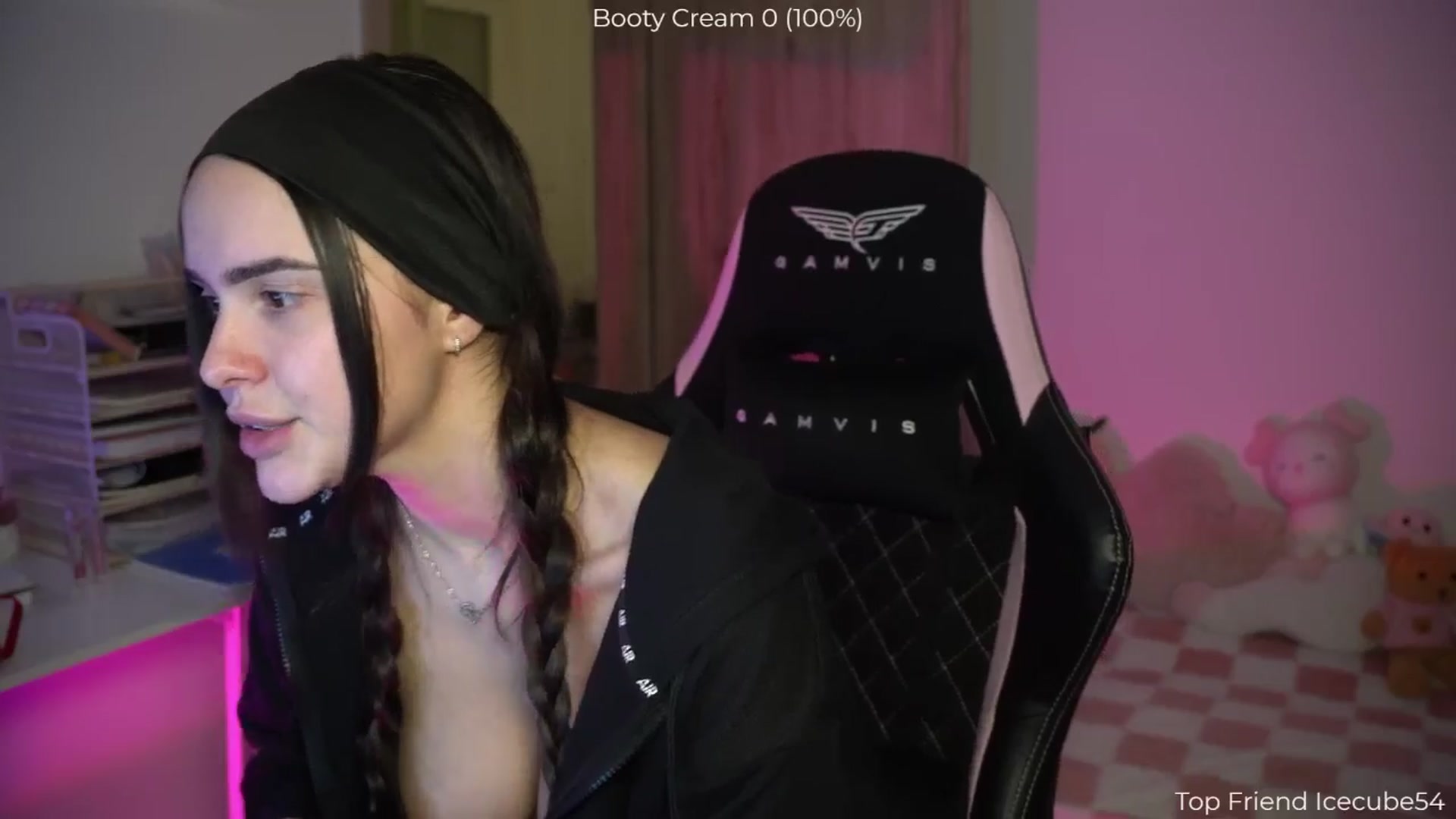 Gallery image thumbnail from NotYourNaomi's myfreecams stream on, 01/06/2026, 21:52 image 15 of 20
