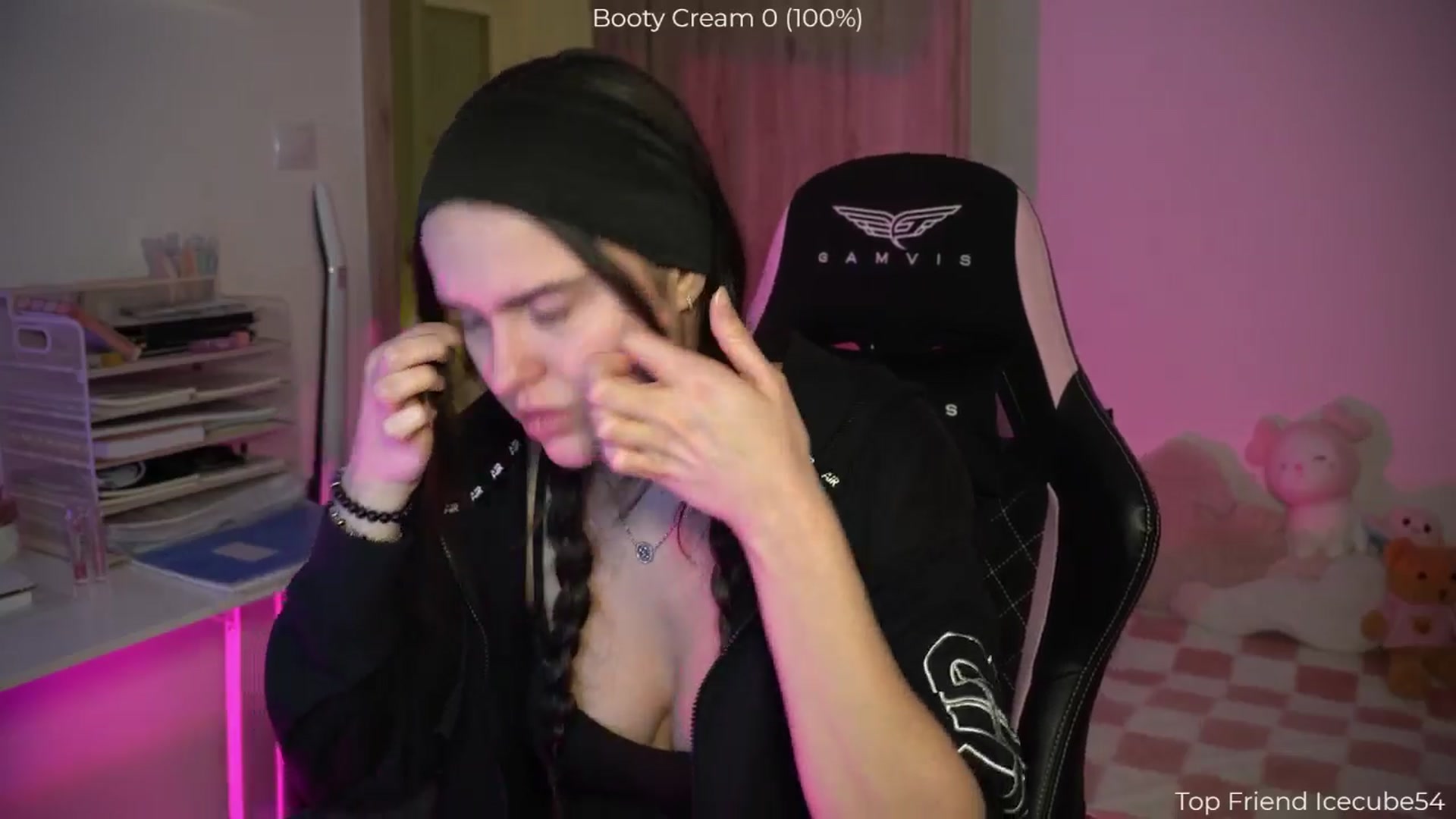 Gallery image thumbnail from NotYourNaomi's myfreecams stream on, 01/06/2026, 21:52 image 18 of 20