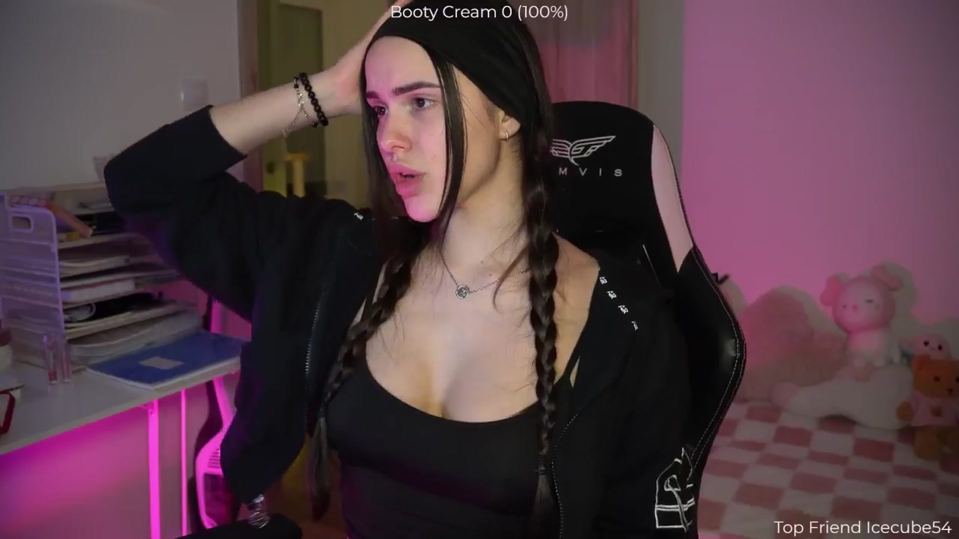 Gallery image thumbnail from NotYourNaomi's myfreecams stream on, 01/06/2026, 21:52 image 16 of 20
