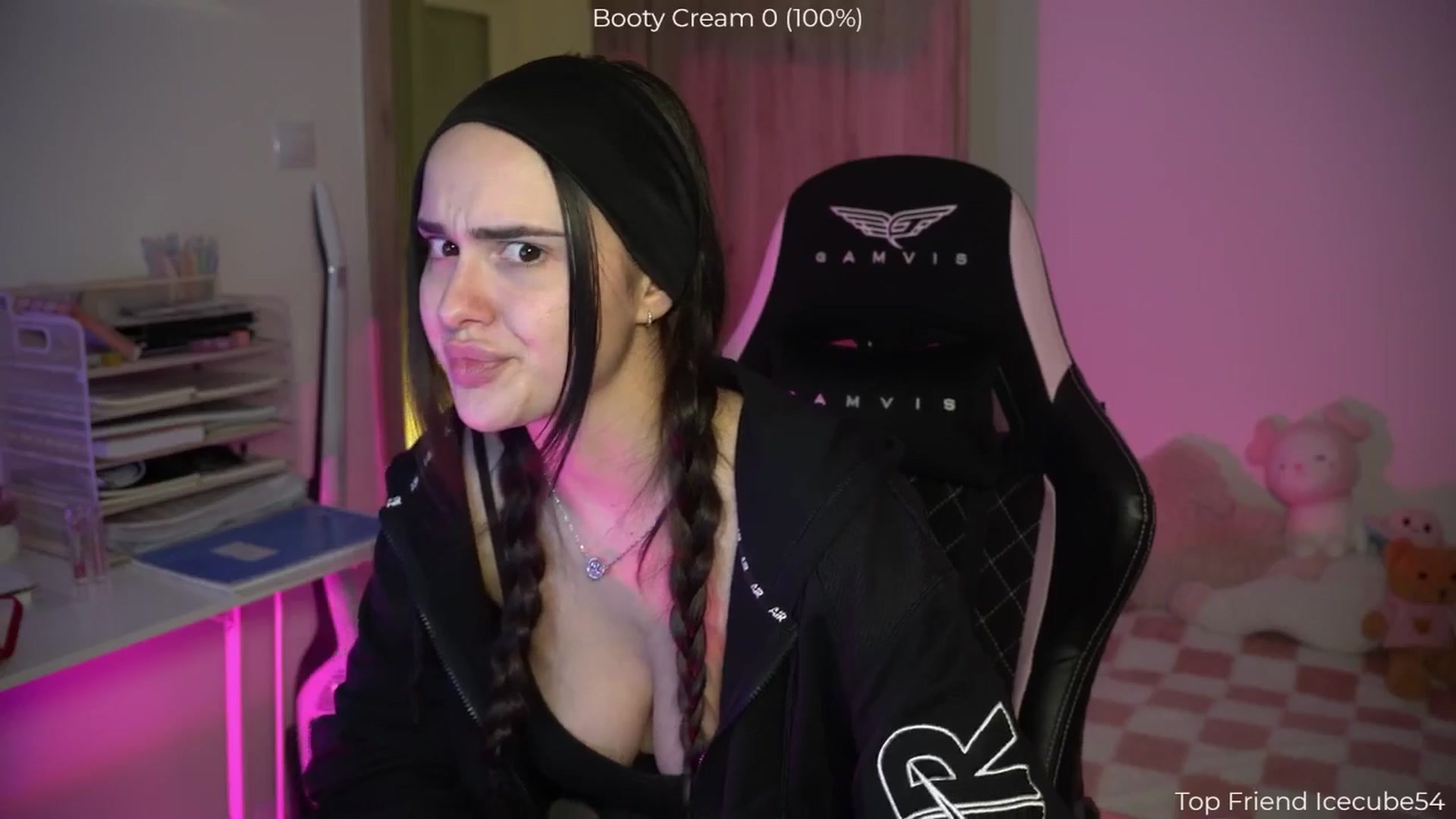 Gallery image thumbnail from NotYourNaomi's myfreecams stream on, 01/06/2026, 21:52 image 17 of 20
