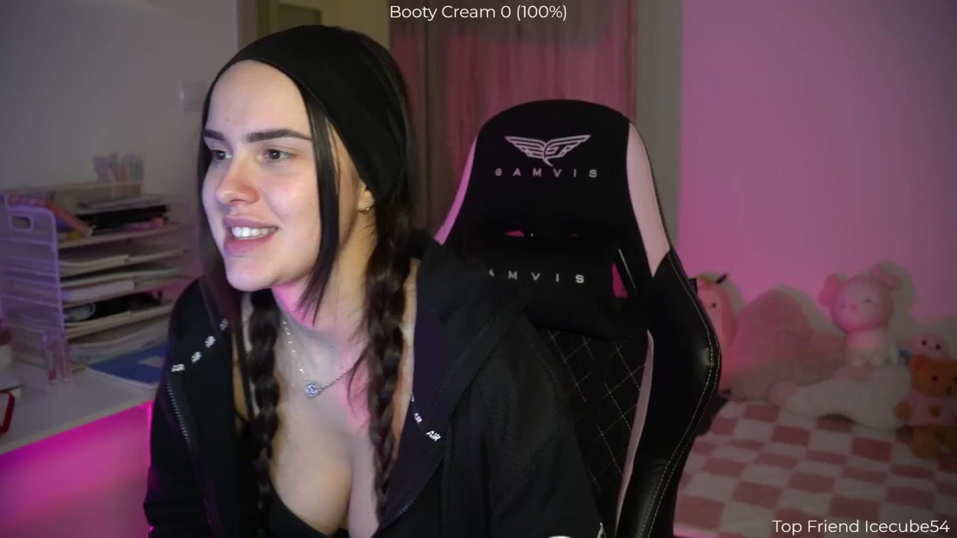Gallery image thumbnail from NotYourNaomi's myfreecams stream on, 01/06/2026, 21:52 image 11 of 20