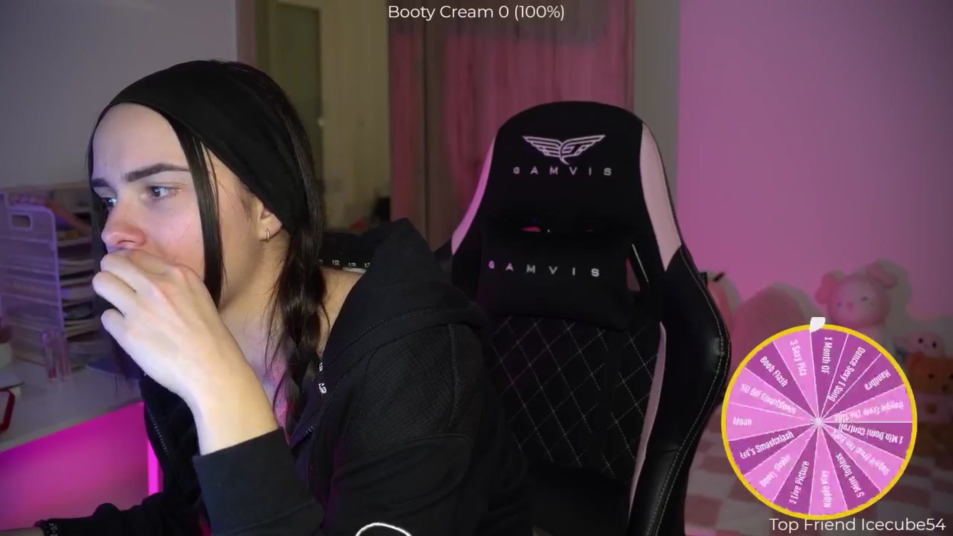 Gallery image thumbnail from NotYourNaomi's myfreecams stream on, 01/06/2026, 21:52 image 9 of 20