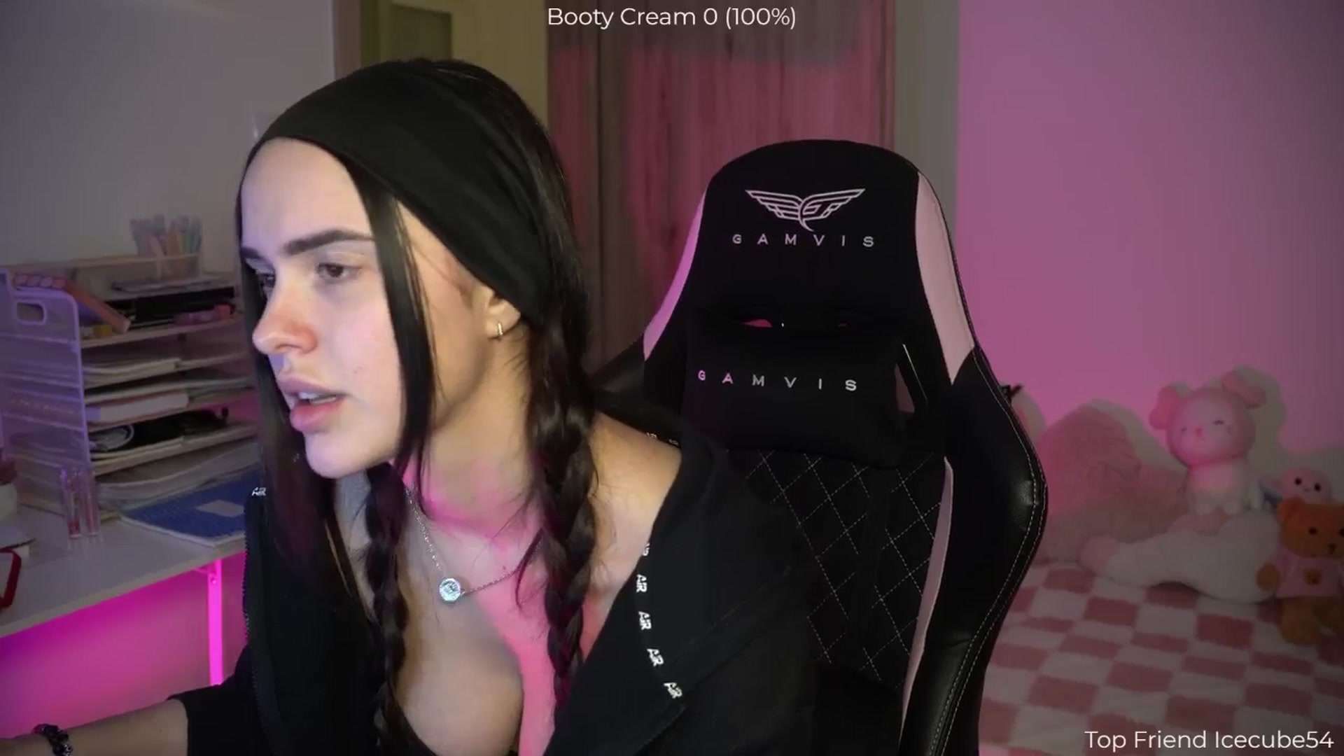 Gallery image thumbnail from NotYourNaomi's myfreecams stream on, 01/06/2026, 21:52 image 14 of 20
