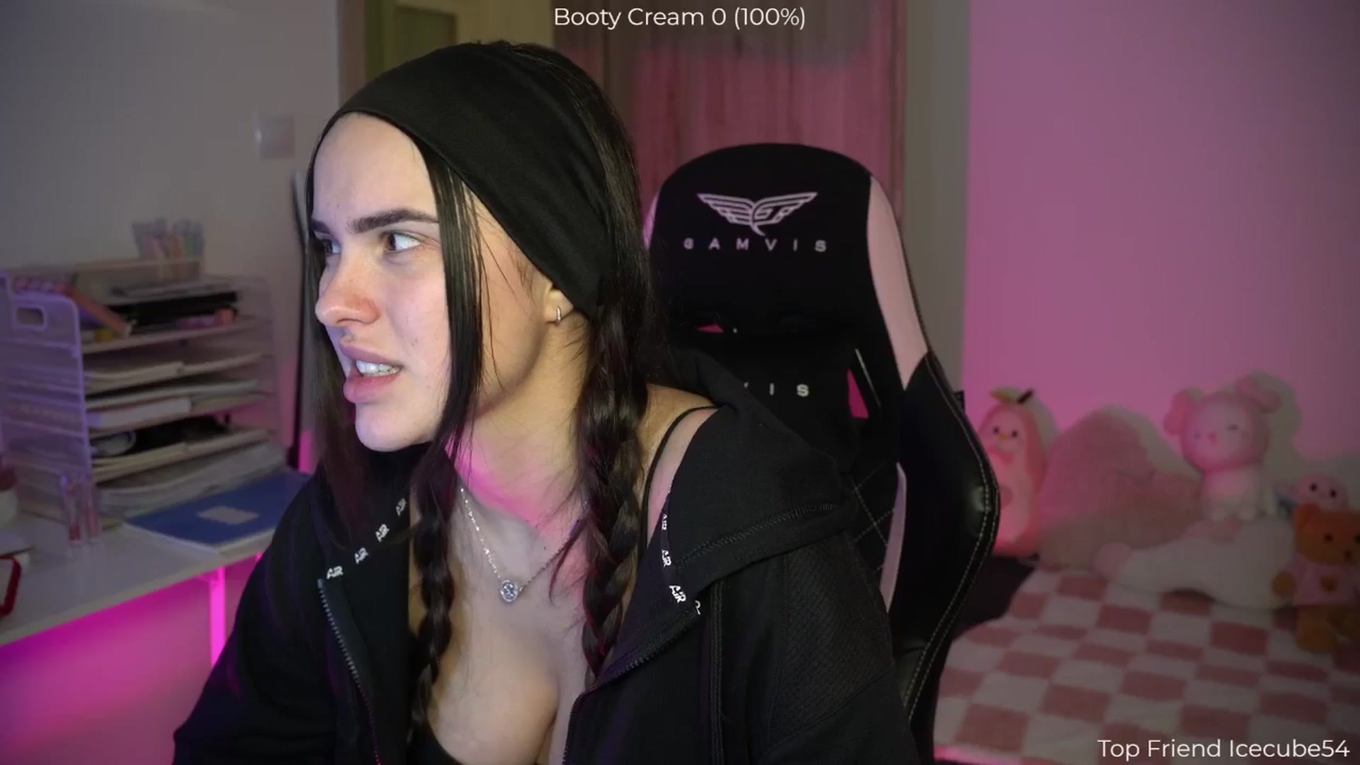 Gallery image thumbnail from NotYourNaomi's myfreecams stream on, 01/06/2026, 21:52 image 12 of 20