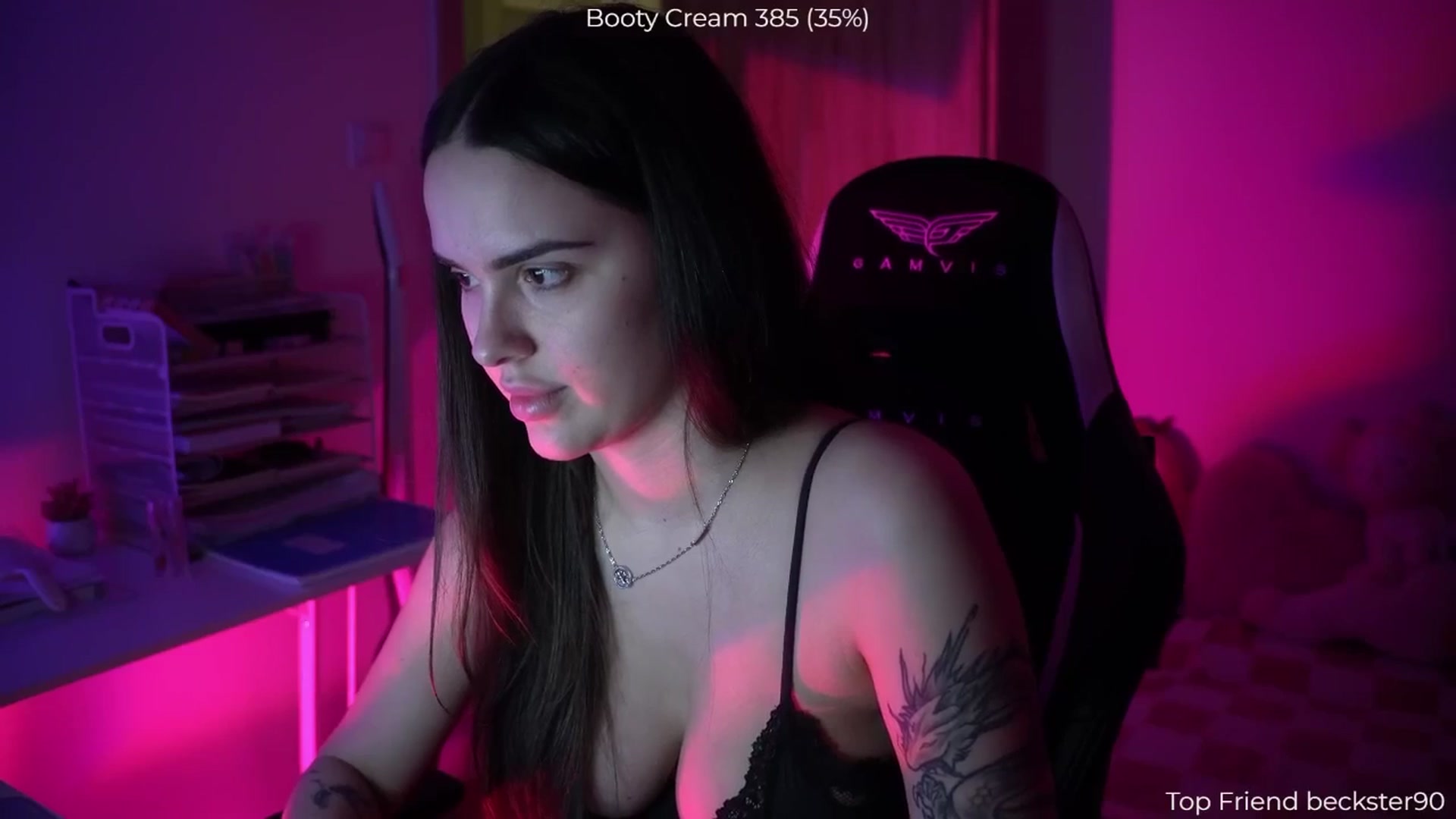 Gallery image thumbnail from NotYourNaomi's myfreecams stream on, 01/11/2026, 23:31 image 17 of 20