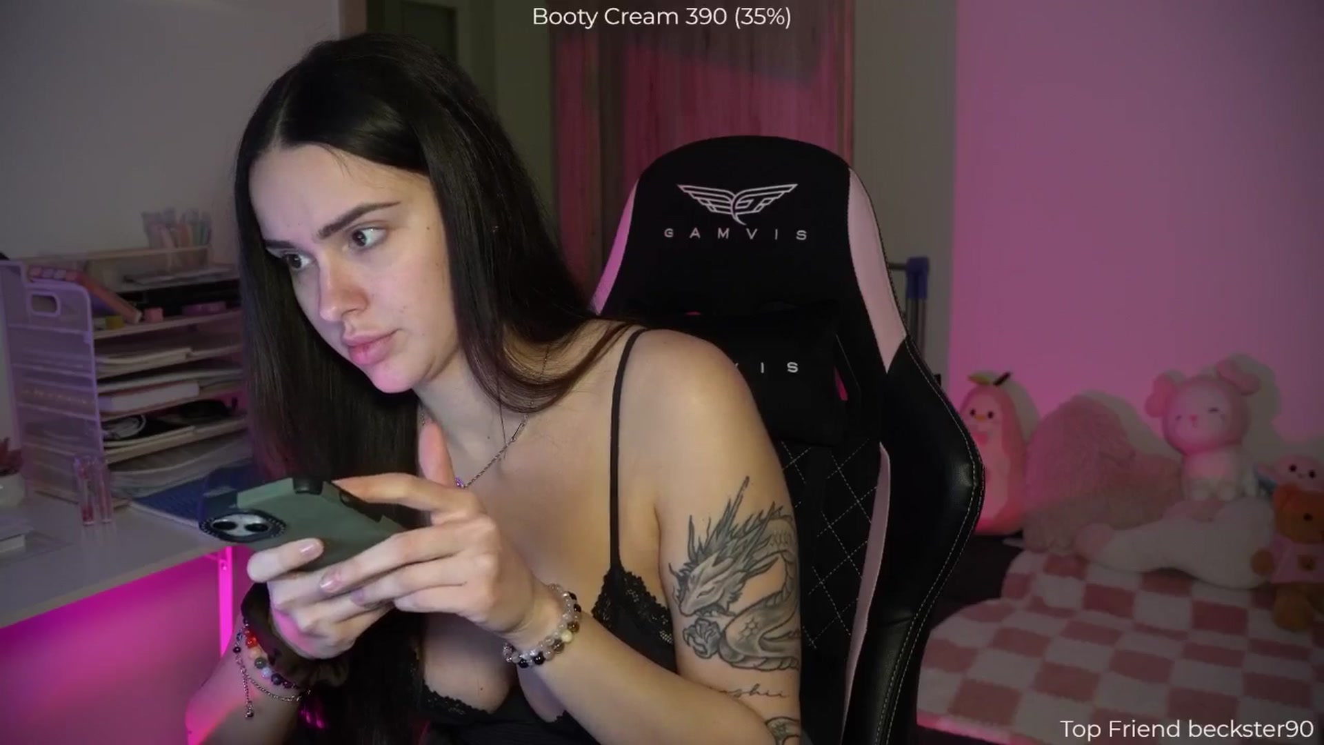Gallery image thumbnail from NotYourNaomi's myfreecams stream on, 01/11/2026, 23:31 image 5 of 20