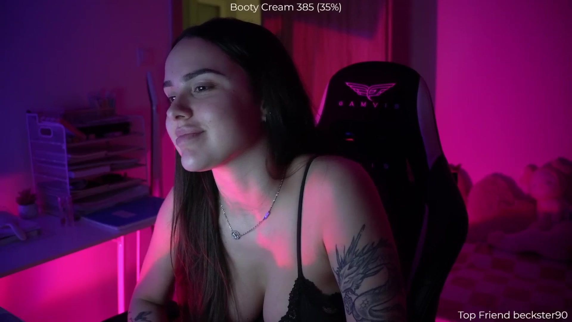 Gallery image thumbnail from NotYourNaomi's myfreecams stream on, 01/11/2026, 23:31 image 16 of 20