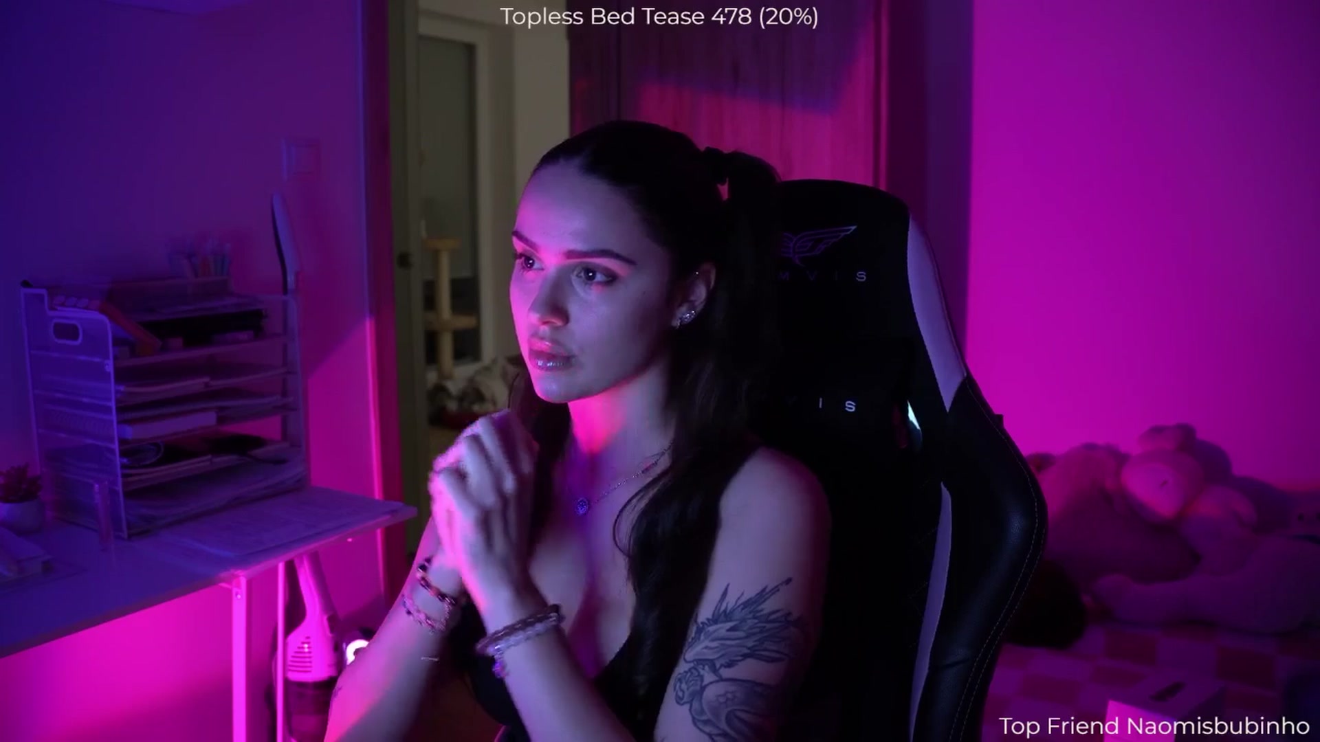 Gallery image thumbnail from NotYourNaomi's myfreecams stream on, 02/01/2026, 22:28 image 17 of 20