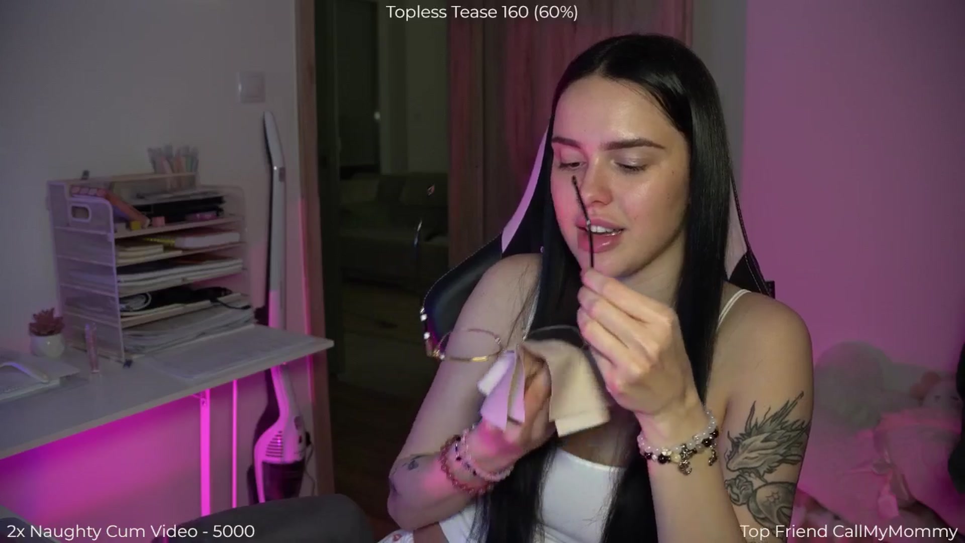 Gallery image thumbnail from NotYourNaomi's myfreecams stream on, 03/25/2026, 19:00 image 17 of 20