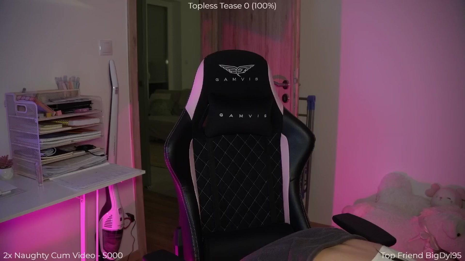 Gallery image thumbnail from NotYourNaomi's myfreecams stream on, 04/10/2026, 19:27 image 17 of 20