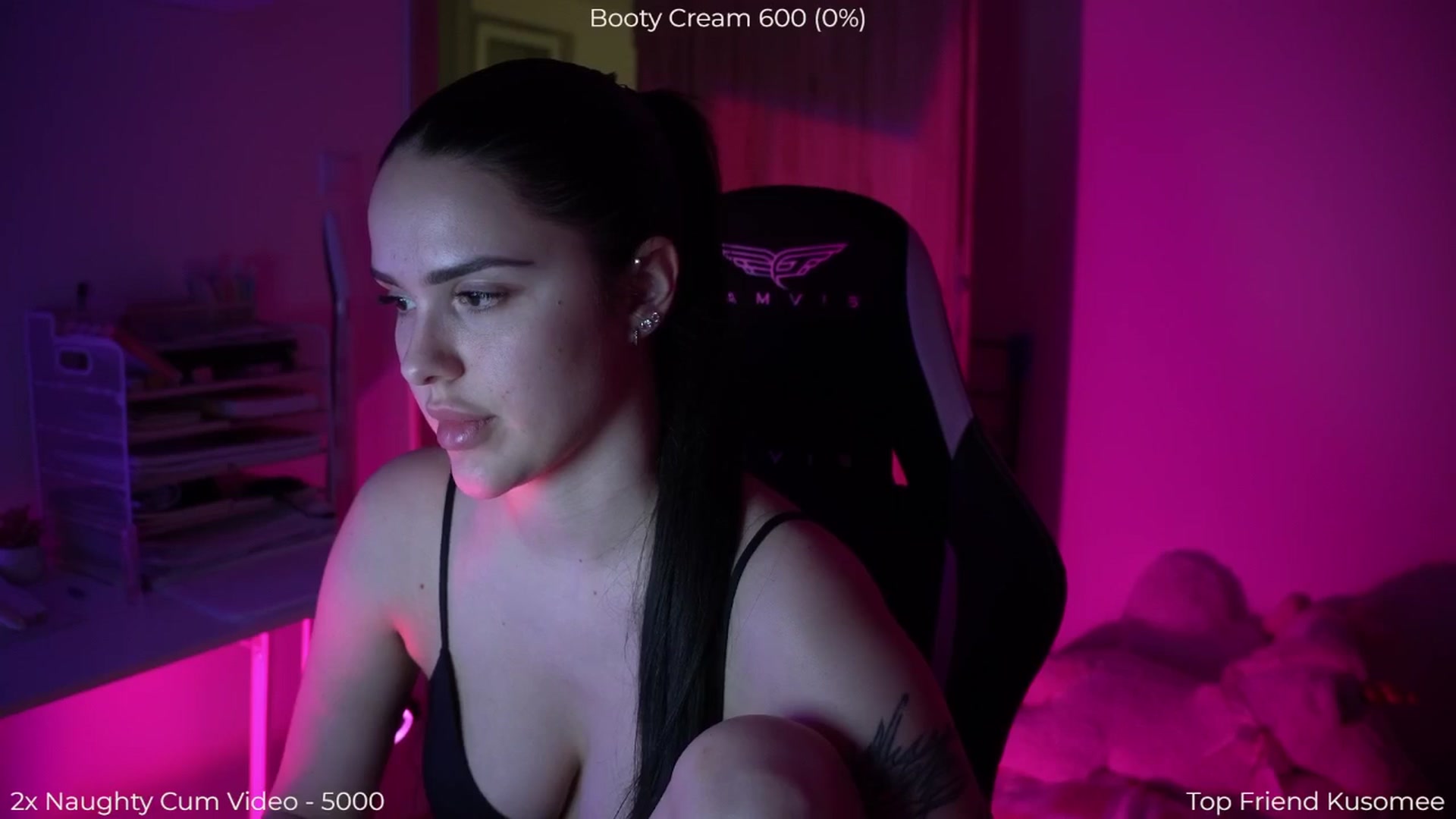 Gallery image thumbnail from NotYourNaomi's myfreecams stream on, 04/27/2026, 21:20 image 19 of 20